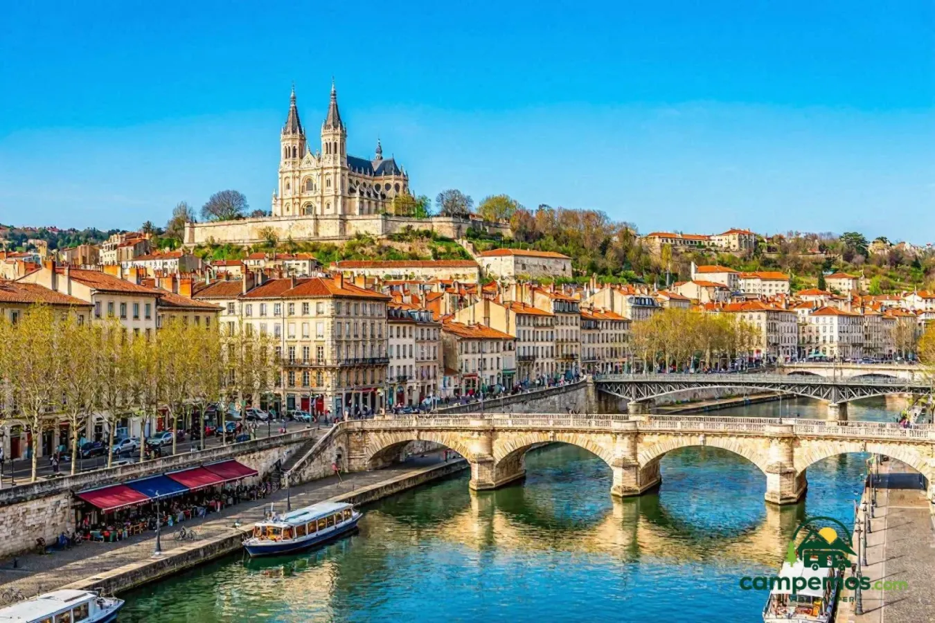 Lyon gastronómica, Pérouges y el Beaujolais de piedras doradas en autocaravana — 5 días