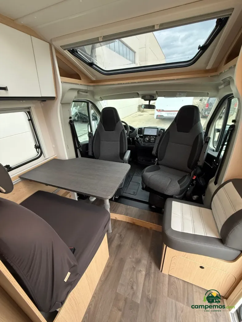 Autocaravana de alquiler en Barcelona — foto 8